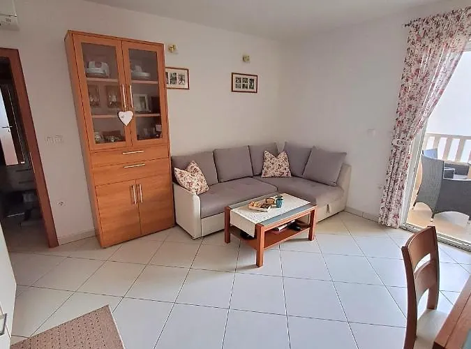 Angie * تروغير